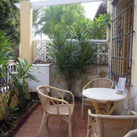 Hostal Moscatel 